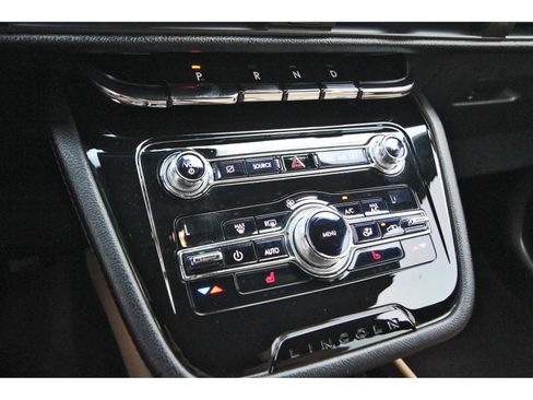 Used 2020 Lincoln Corsair Reserve FWD image 27