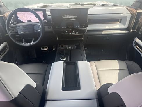 Used 2025 GMC Hummer EV 2X w/ LPO, Sport Package AWD/4WD image 16