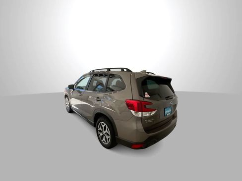 Used 2023 Subaru Forester Premium AWD/4WD image 6