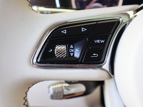 Used 2024 Bentley Flying Spur Azure AWD/4WD image 27