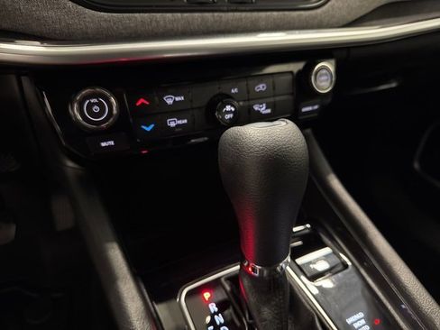 Used 2024 Jeep Compass Sport image 22