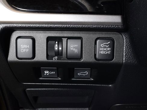 Used 2018 Subaru Forester 2.5i Touring AWD/4WD image 15