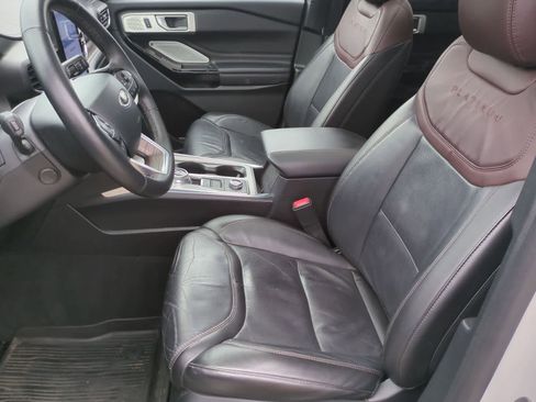 Used 2023 Ford Explorer Platinum w/ Technology Package AWD/4WD image 16