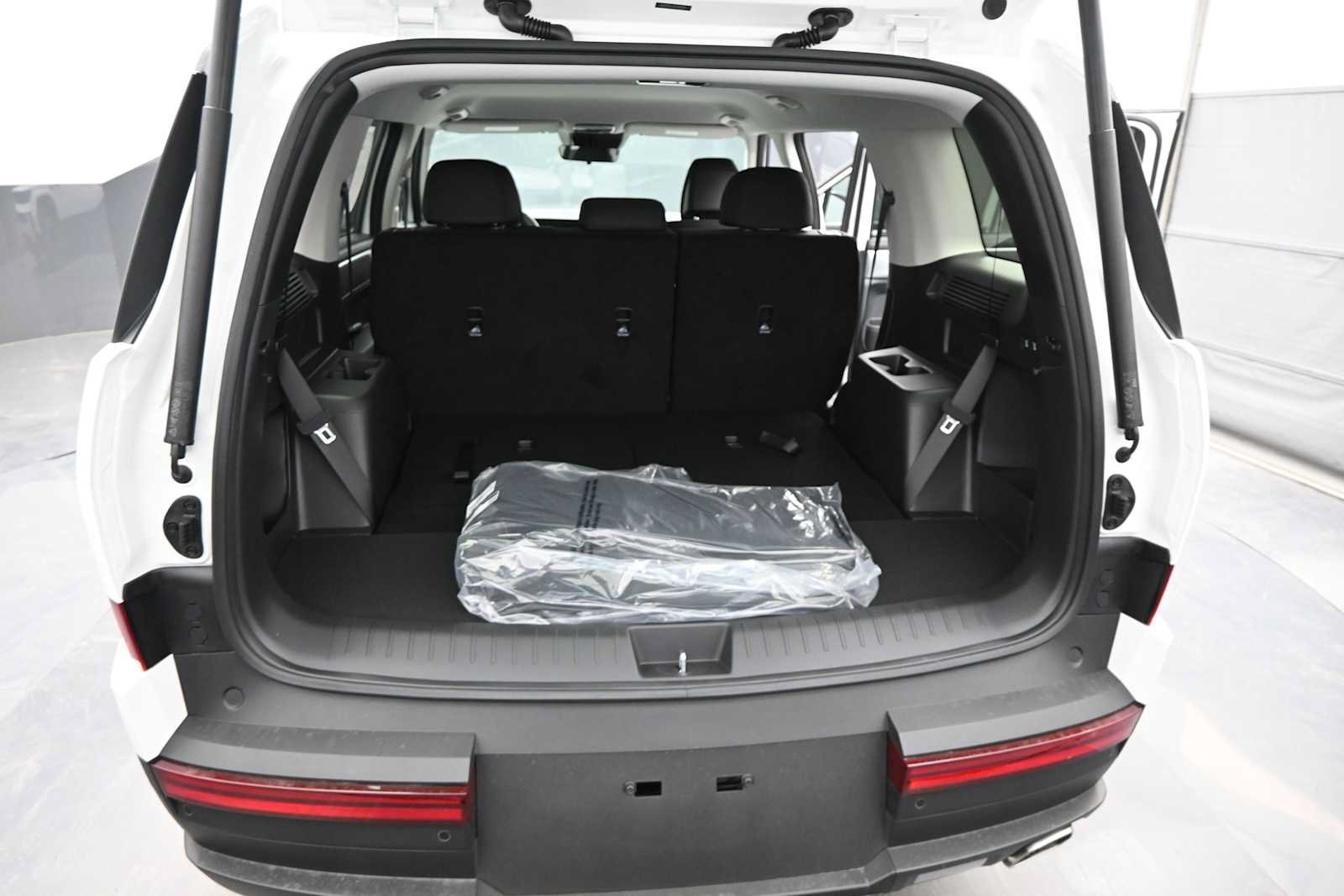 New 2027 Hyundai Santa Fe SE FWD image 14