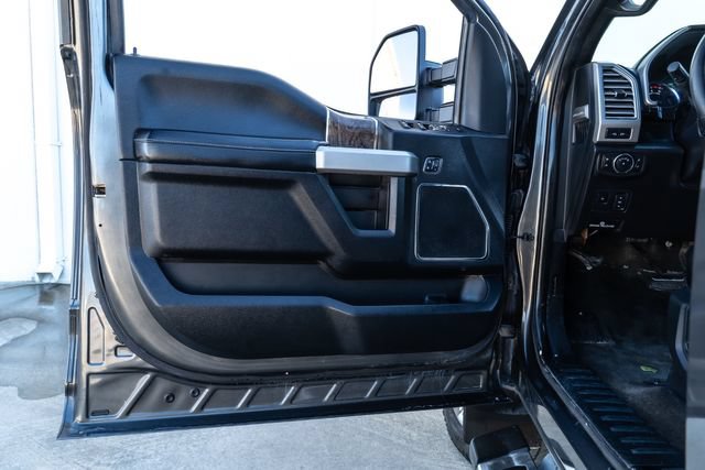 Used 2017 Ford F250 Lariat w/ Lariat Ultimate Package AWD/4WD image 17