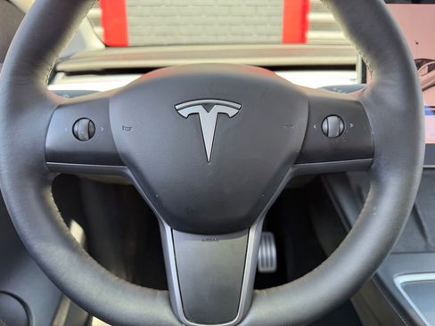 Used 2022 Tesla Model Y Performance AWD/4WD image 28