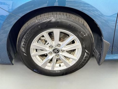 Used 2025 Toyota Camry LE AWD/4WD image 4