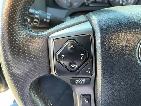 Used 2018 Toyota Tacoma TRD Sport image 28
