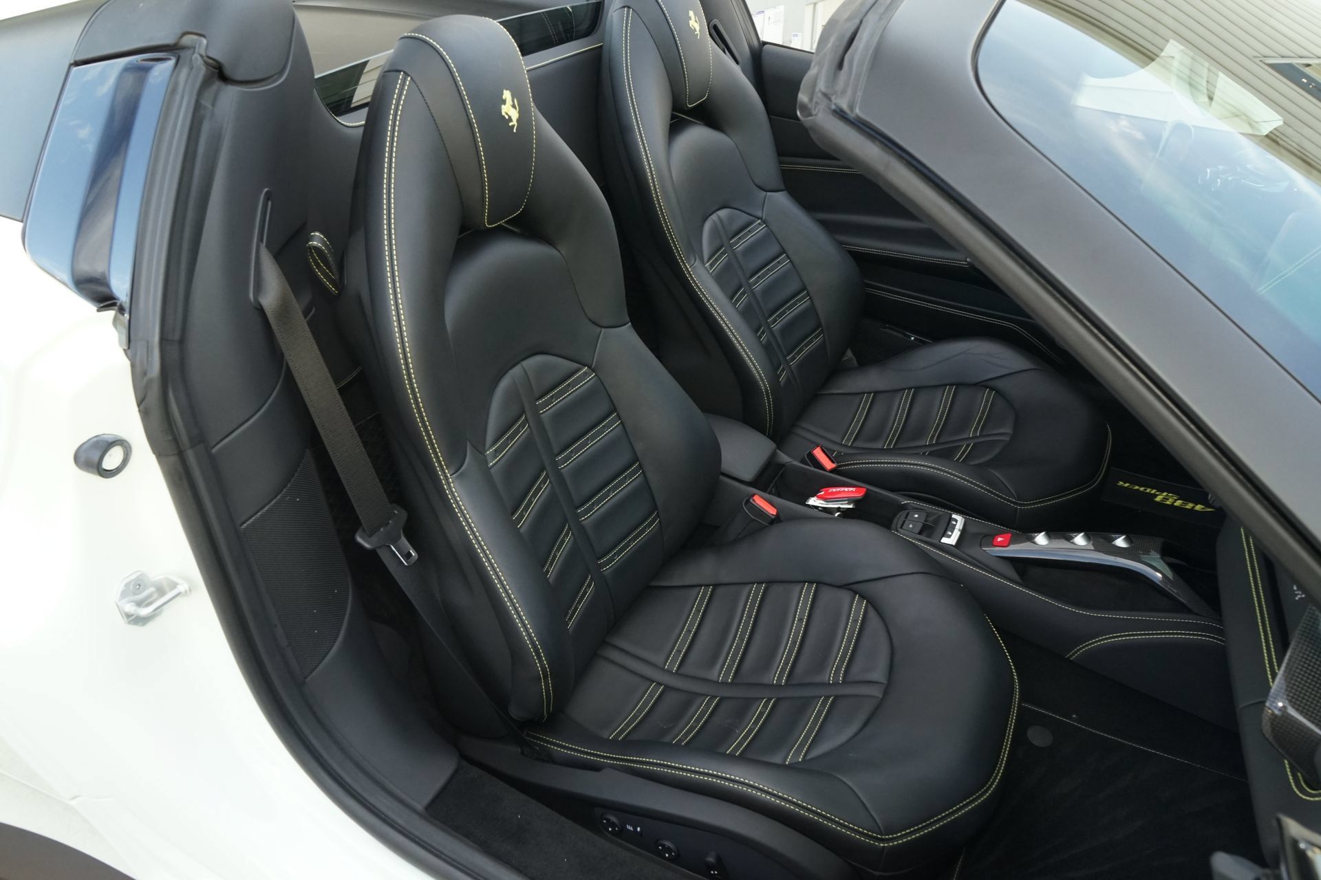 Used 2018 Ferrari 488 Spider RWD image 4