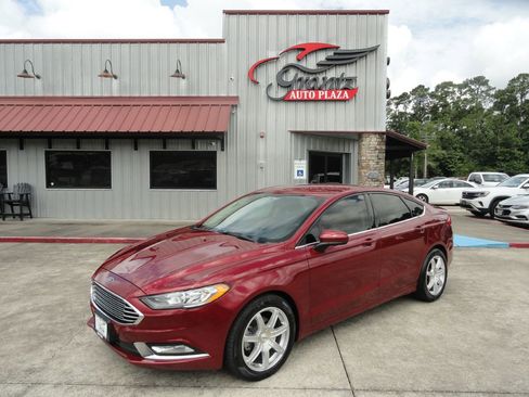 Used 2017 Ford Fusion SE w/ Equipment Group 201A FWD image 1