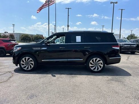Used 2024 Lincoln Navigator Reserve AWD/4WD image 6