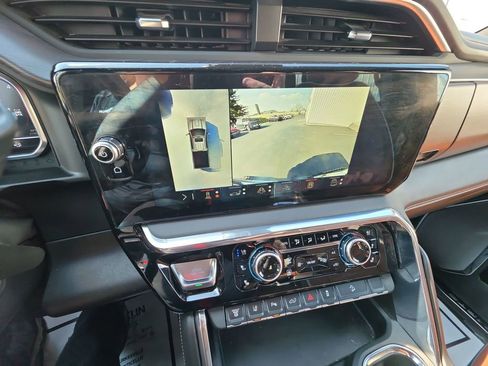 Used 2024 GMC Sierra 2500 Denali Ultimate image 17