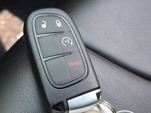 Used 2021 Jeep Cherokee Trailhawk AWD/4WD image 37