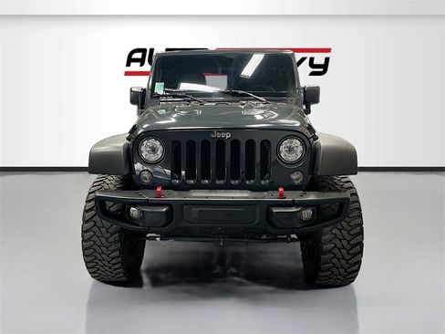 Used 2017 Jeep Wrangler Unlimited Rubicon w/ Max Tow Package image 2
