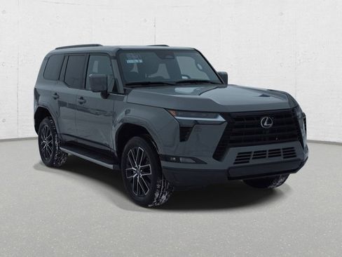 Used 2024 Lexus GX 550 w/ Cold Area Package image 3