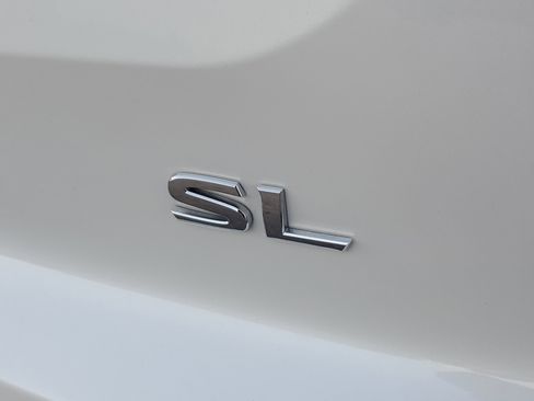 Used 2025 Nissan Pathfinder SL image 32