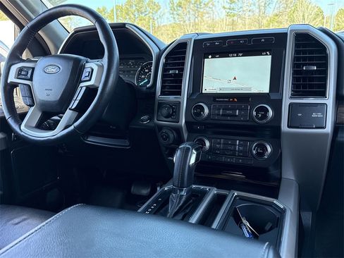 Used 2018 Ford F150 Lariat w/ Equipment Group 502A Luxury image 4