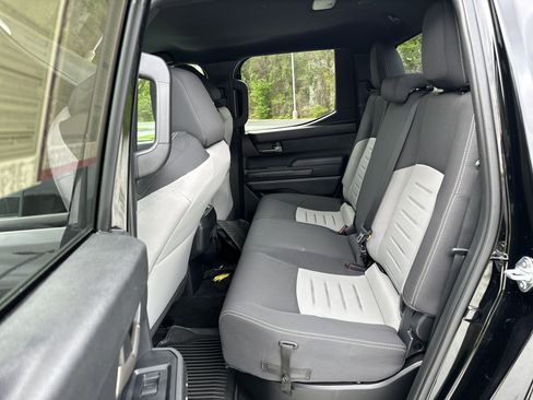 Used 2025 Toyota Tacoma TRD Sport image 31