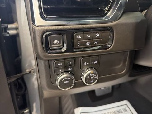 Used 2026 GMC Yukon XL Denali w/ Sun & Power Step Package AWD/4WD image 27