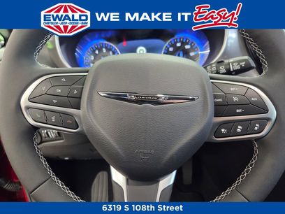 New 2026 Chrysler Pacifica Select