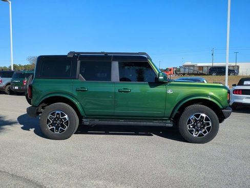 Used 2024 Ford Bronco Outer Banks image 3