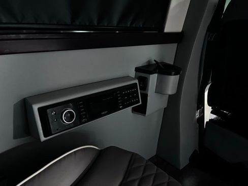 Used 2022 Mercedes-Benz Sprinter 144 Cargo image 27