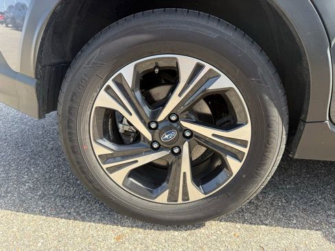 Used 2025 Subaru Crosstrek 2.0i Premium image 8