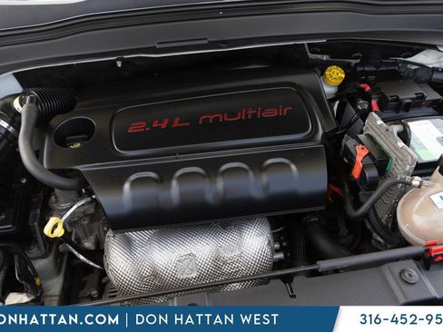 Used 2017 Jeep Renegade Latitude w/ Cold Weather Group AWD/4WD image 32