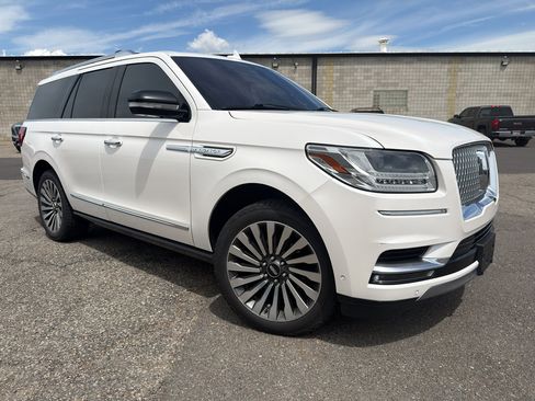 Used 2018 Lincoln Navigator Reserve w/ Technology Package AWD/4WD image 4