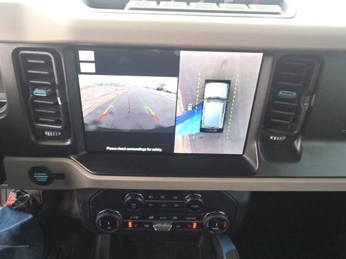 Used 2022 Ford Bronco Wildtrak image 30