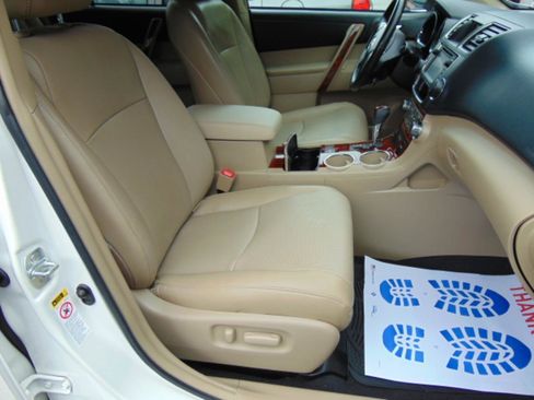 Used 2013 Toyota Highlander Limited FWD image 6