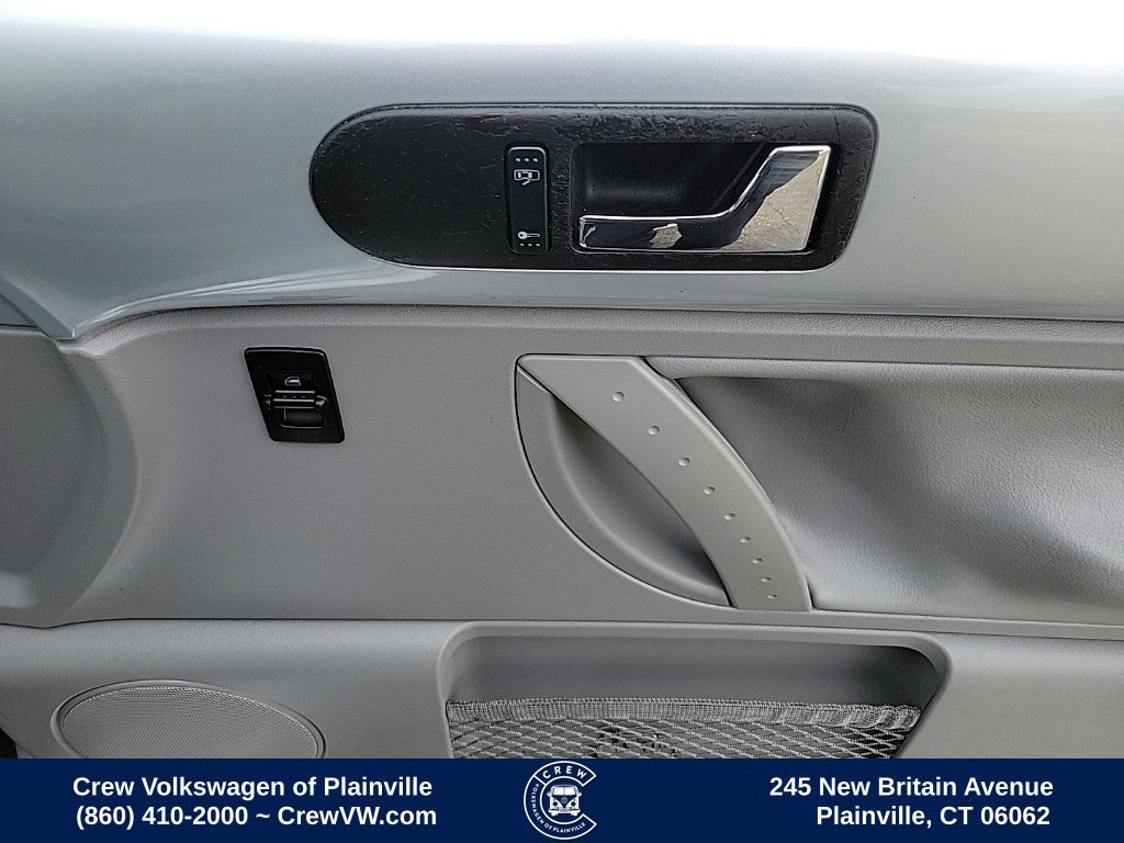 Used 2008 Volkswagen Beetle S FWD image 48