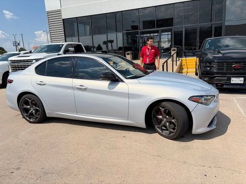 Used 2021 Alfa Romeo Giulia Ti Sport RWD image 11