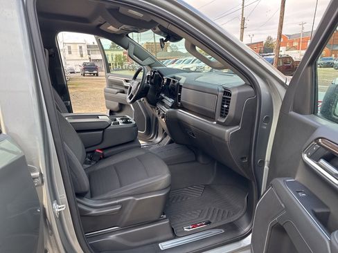 Used 2025 Chevrolet Silverado 1500 LT image 25