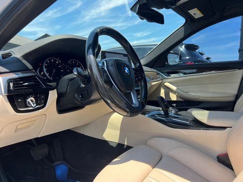 Used 2017 BMW 530i RWD image 2