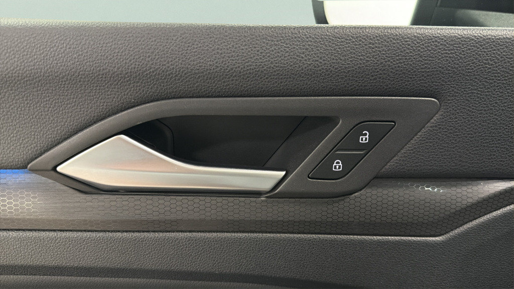 Used 2024 Volkswagen GTI SE FWD image 16
