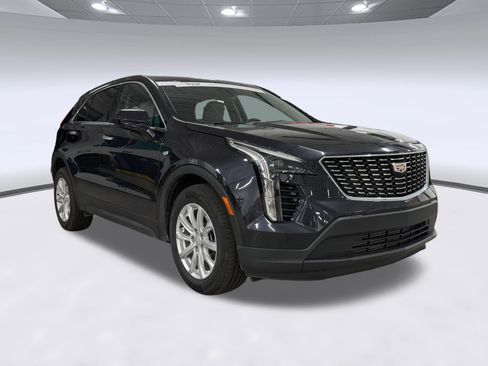 Certified 2022 Cadillac XT4 Luxury w/ Driver Awareness Package FWD image 7