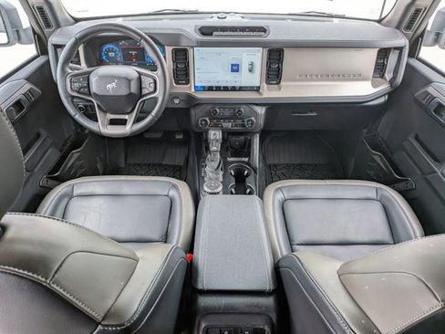 Used 2025 Ford Bronco Outer Banks w/ Sasquatch Package AWD/4WD image 19