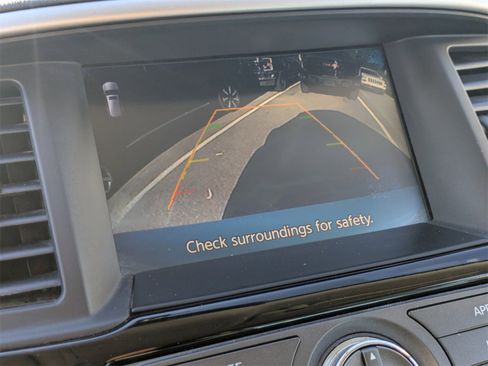 Used 2020 Nissan Pathfinder SV image 25