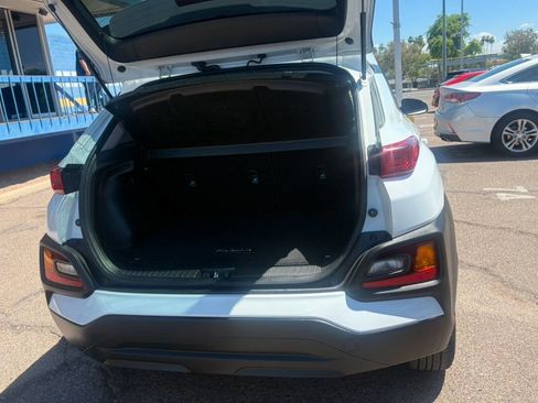 Used 2021 Hyundai Kona SE w/ Cargo Package image 5