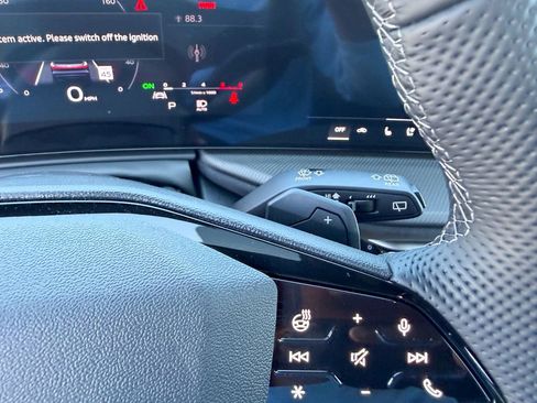 New 2025 Audi SQ5 Prestige image 18