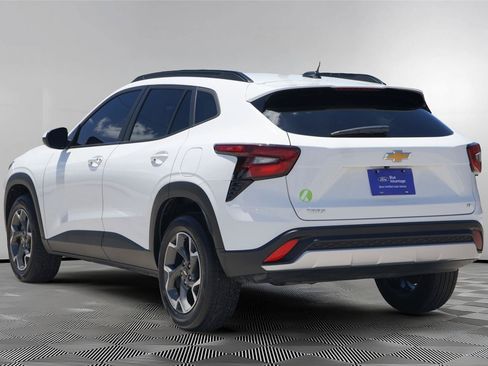 Used 2024 Chevrolet Trax LT FWD image 6