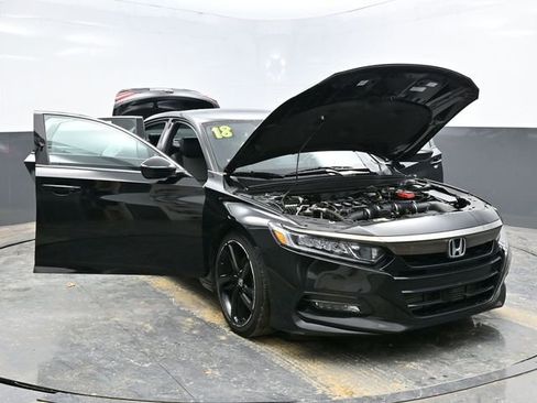 Used 2018 Honda Accord Sport image 31