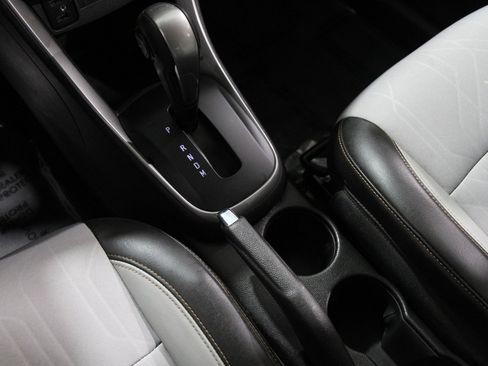 Certified 2022 Chevrolet Trax LT w/ LT Convenience Package image 13