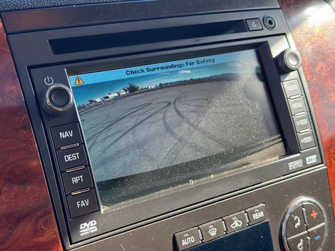Used 2009 Chevrolet Suburban LTZ image 53