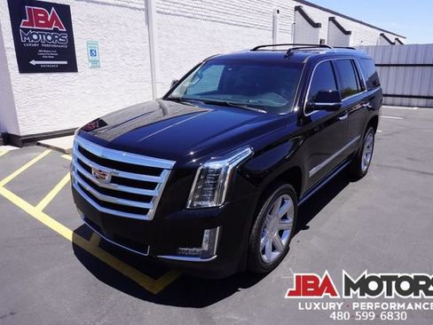 Used 2018 Cadillac Escalade Premium Luxury AWD/4WD image 46