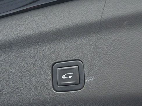 Used 2022 GMC Yukon AT4 image 12