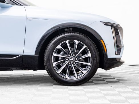 New 2026 Cadillac Lyriq Sport image 32