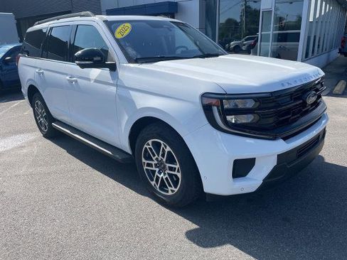 Certified 2025 Ford Expedition Active AWD/4WD image 1