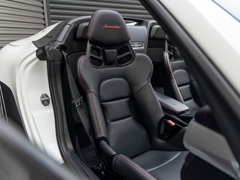 Certified 2019 Porsche 911 Speedster RWD image 39